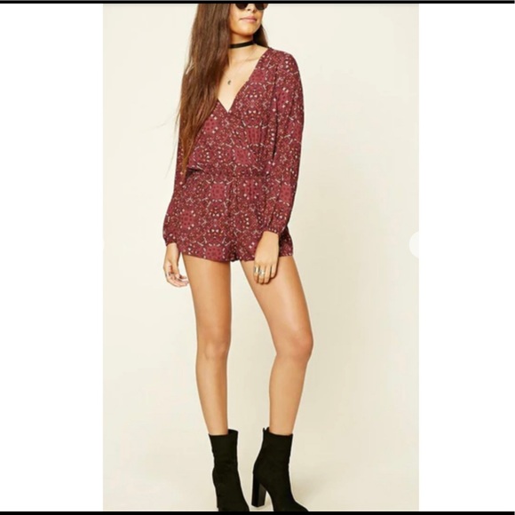 Forever 21 Women's Long Sleeve V-Neck Paisley Print Romper Size Large - Picture 3 of 12